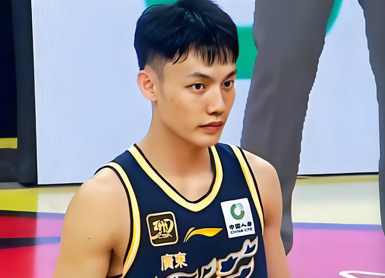 华体会体育官方APP下载-不是胡明轩,也不是徐杰!广东队输40分,有一人要负主要责任